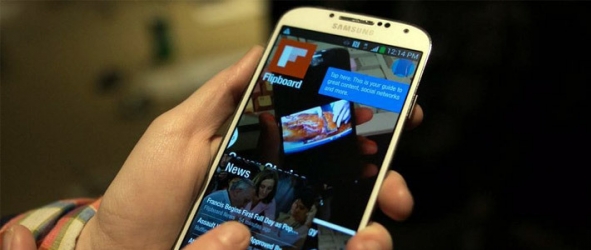 Эксперты назвали Samsung Galaxy S IV лучшим смартфоном сезона