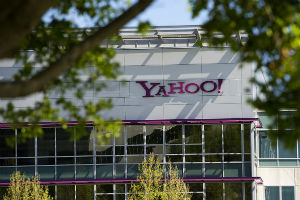 Yahoo уволила главного операционного директора