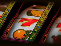 Выбор надежного онлайн казино для игры на реальные деньги