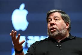 Стив Возняк предупреждает компанию Apple не убирать 3,5-мм разъем для наушников с iPhone 7