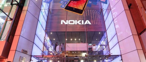 Nokia нашла в смартфонах HTC One микрофоны от смартфонов Lumia