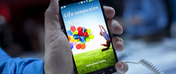 Samsung ищет способ освободить память в Galaxy S IV