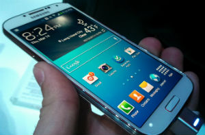 Samsung потеряла 20 млрд рыночной стоимости из-за Galaxy S4