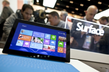 Слабый спрос вынудил Microsoft сбросить цены на свои планшеты