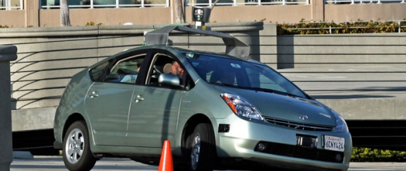 Слухи: Google разрабатывает собственные беспилотные автомобили