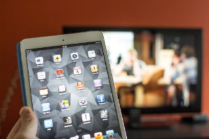 Ожидая дефицит нового iPad mini, Apple зовет на помощь Samsung