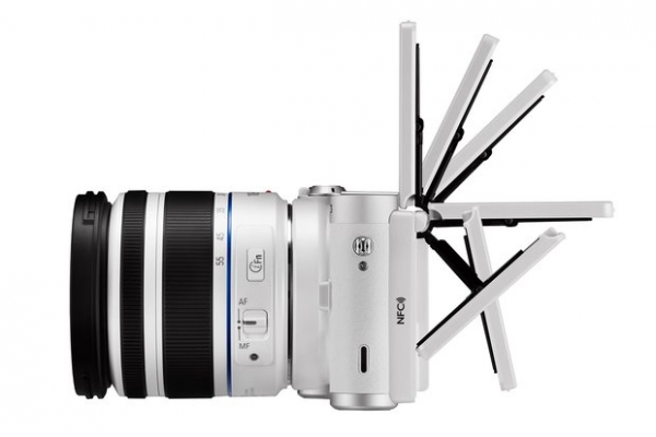 Samsung представила первое устройство на ОС Tizen - фотоаппарат NX300M