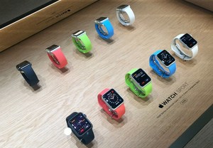 Официальные продажи Apple Watch в России начнутся не раньше осени