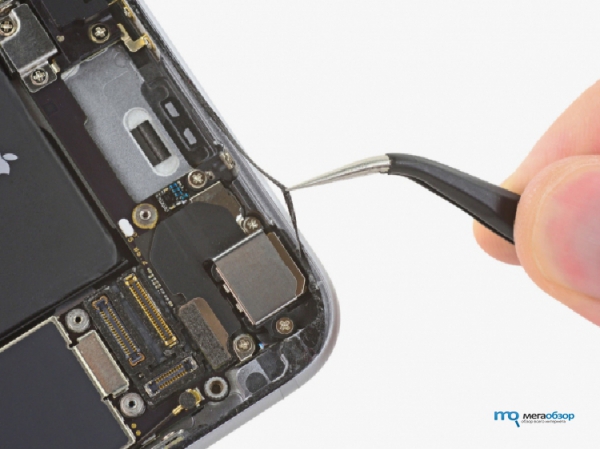 В Apple iPhone 6s и iPhone 6s Plus используется силиконовая защита электрики