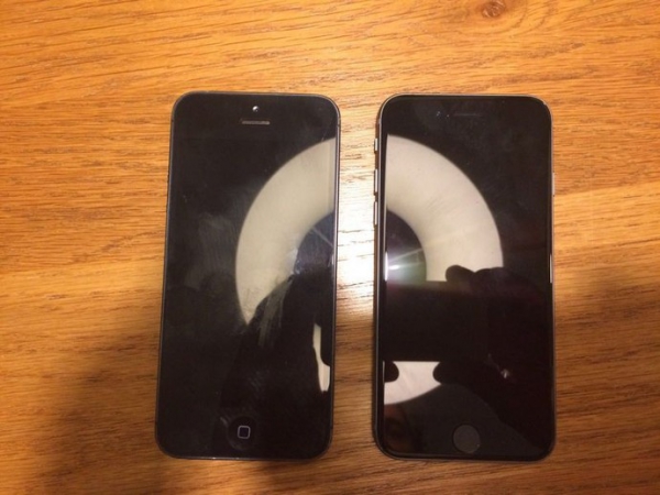 «Бюджетный» iPhone 5se засветился на фотографии вместе с iPhone 5