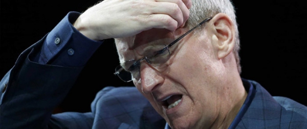 Продажам iPhone впервые в истории Apple грозит падение