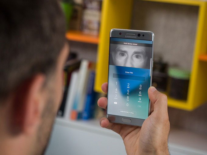 Сканер радужной оболочки глаза у Galaxy S8 и S8 еgde